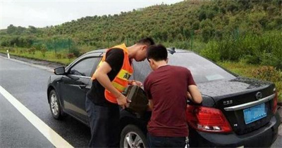 汶川永福道路救援